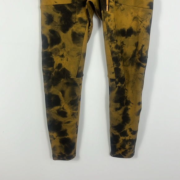 Lululemon Textured Pant - Picture 6 of 12